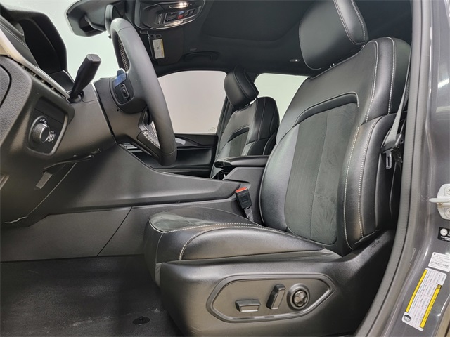 2023 Jeep Grand Cherokee Altitude photo 14