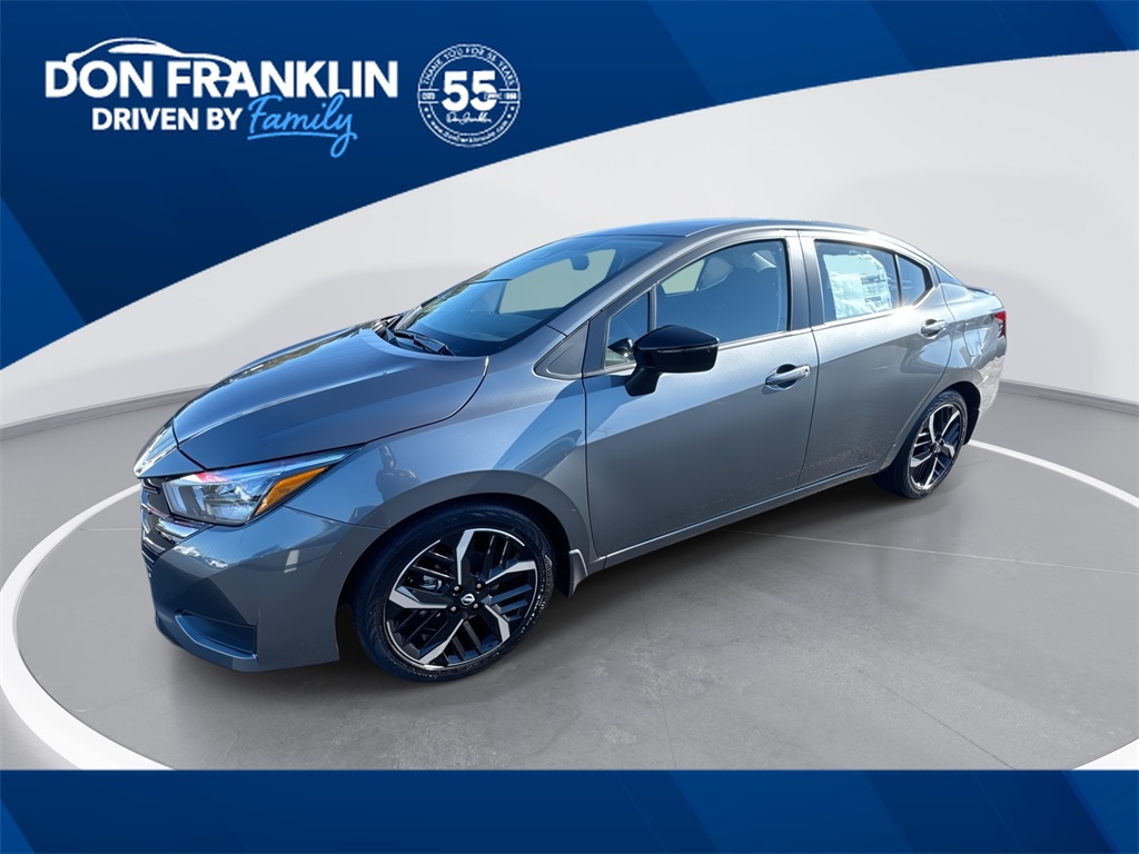 2025 Nissan Versa Sedan SR's photo