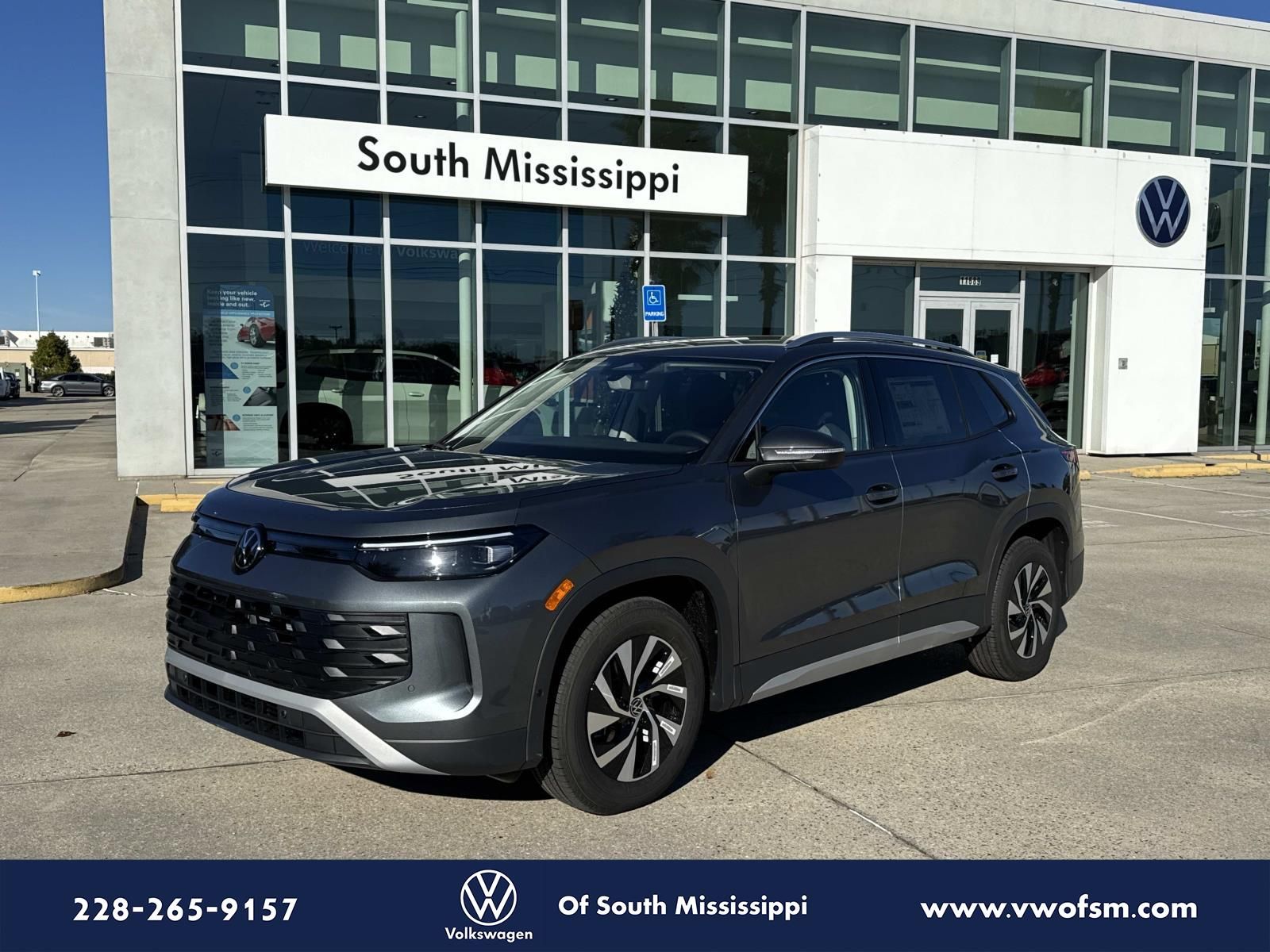 2026 Volkswagen Tiguan S's photo