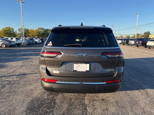 2023 Jeep Grand Cherokee Laredo photo 4