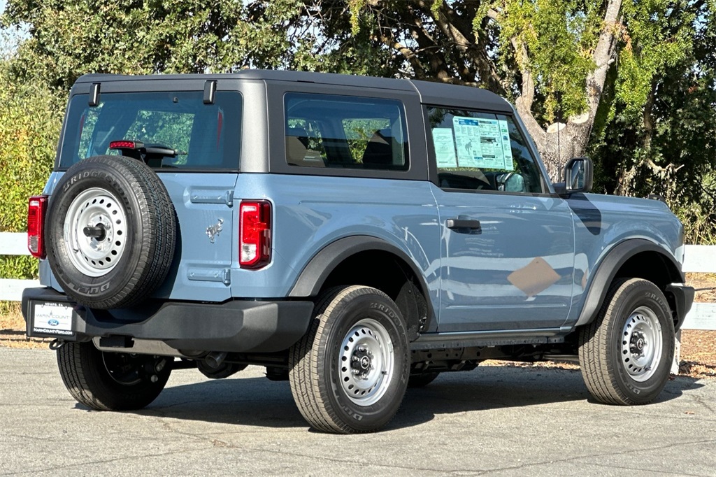 2025 Ford Bronco Base photo 4