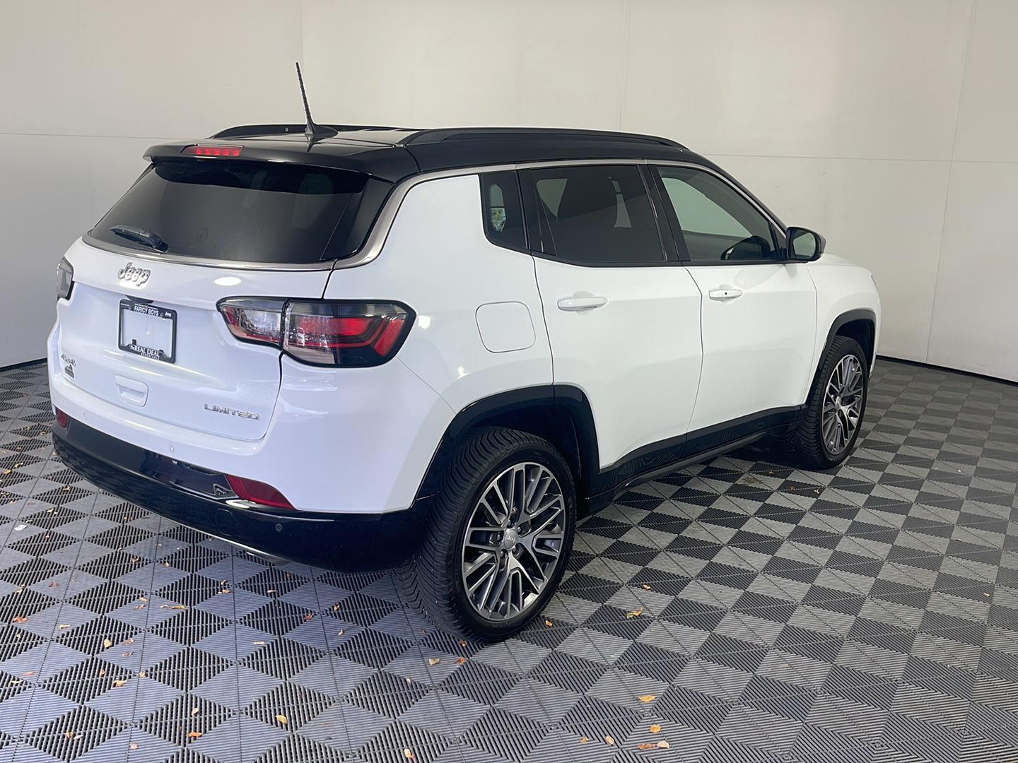 2023 Jeep Compass Limited photo 5