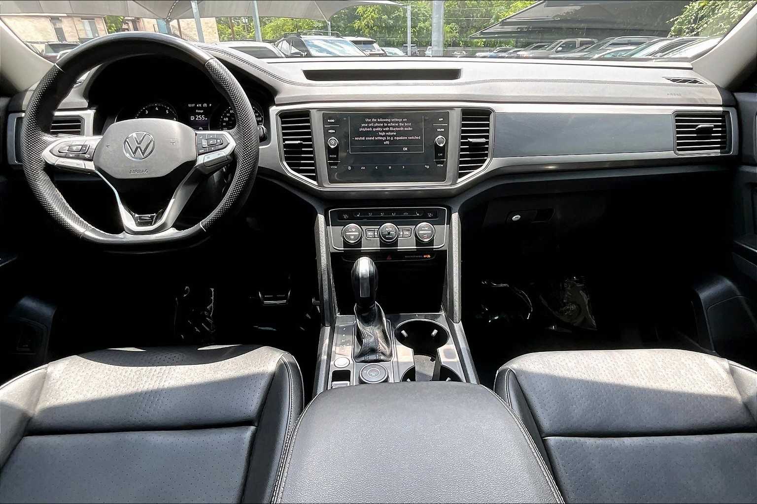2021 Volkswagen Atlas SE Technology R-Line photo 14