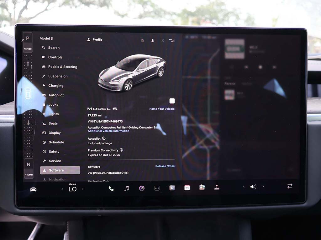 2022 Tesla Model S photo 42