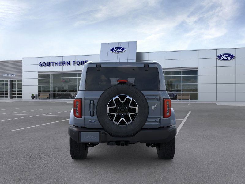 2025 Ford Bronco Outer Banks photo 4