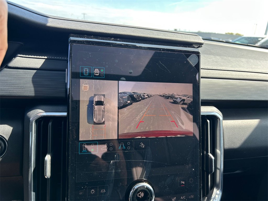 2026 GMC ACADIA - Image 24