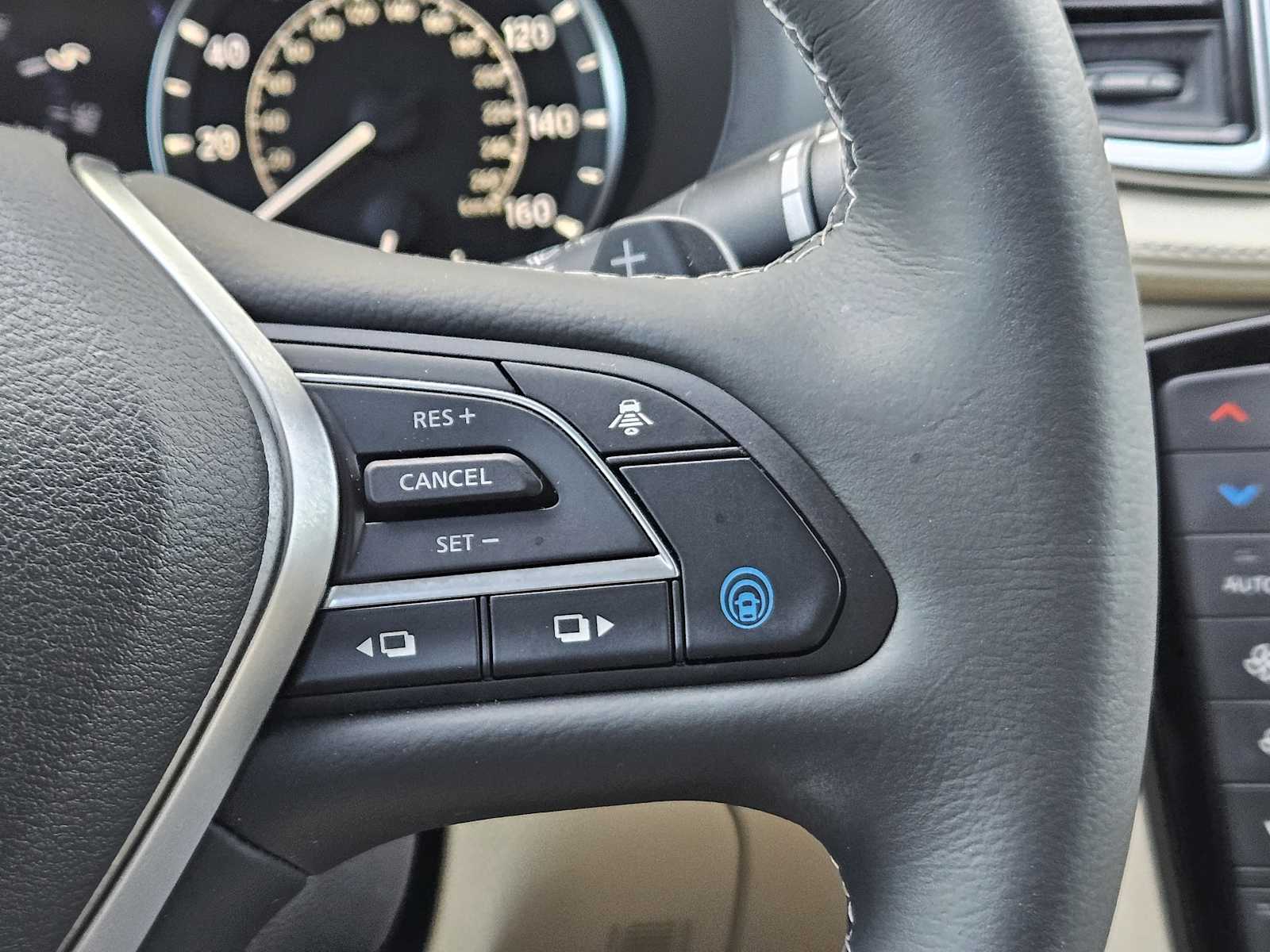 2022 Infiniti QX50 Essential photo 24