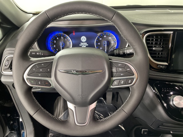 2025 Chrysler Pacifica photo 21