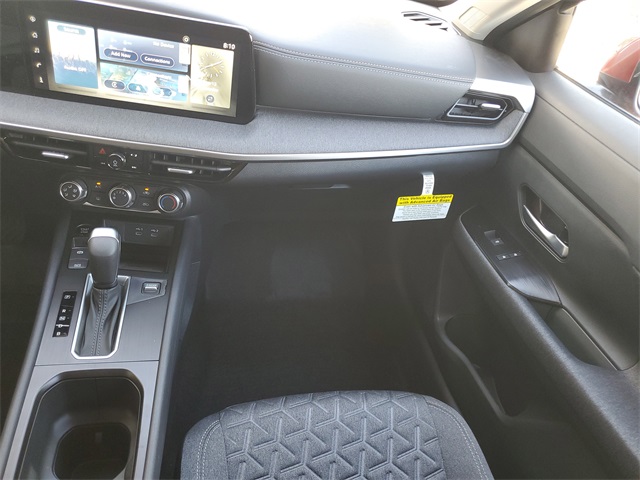 2025 Nissan Kicks SV photo 16