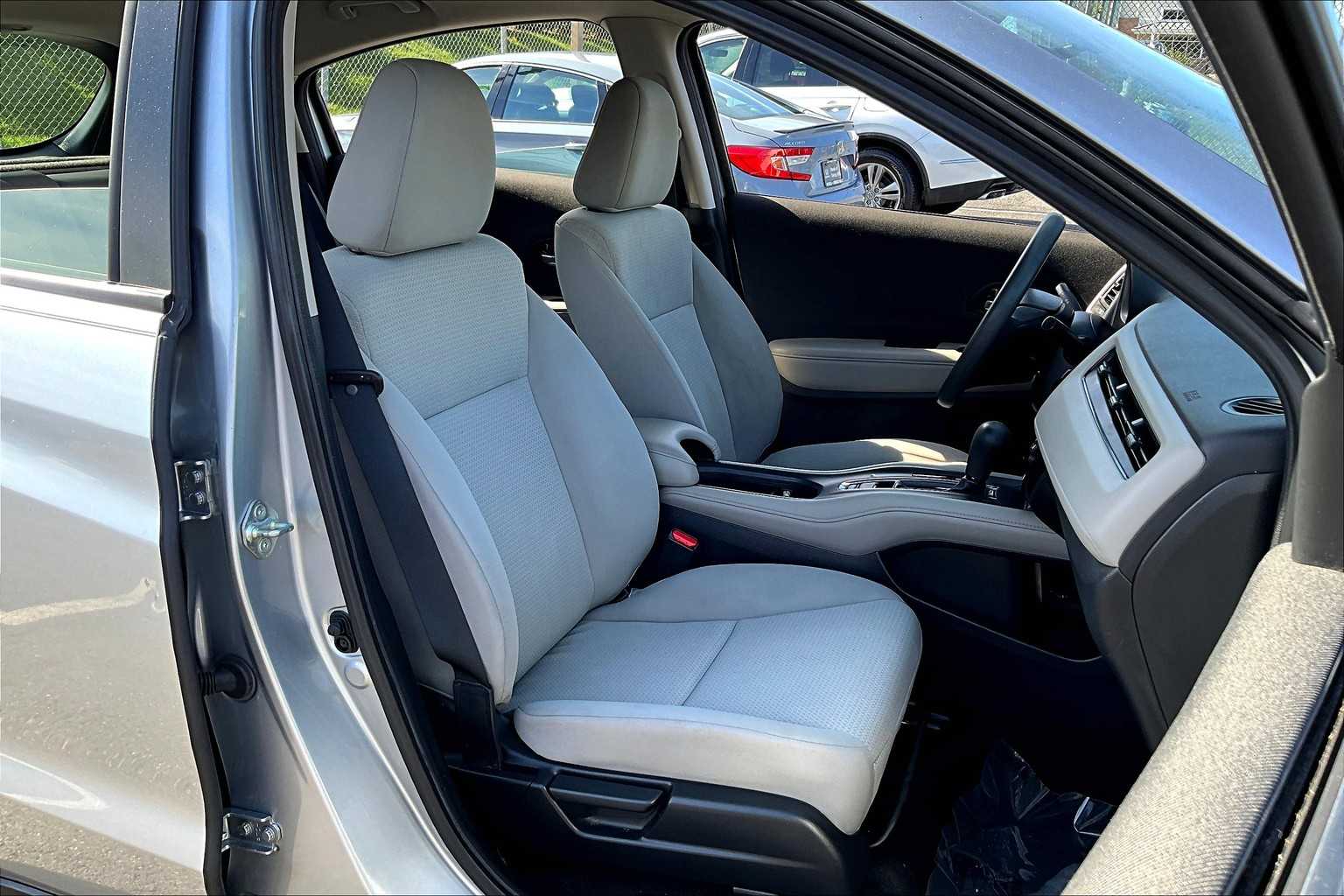 2019 Honda HR-V LX photo 8