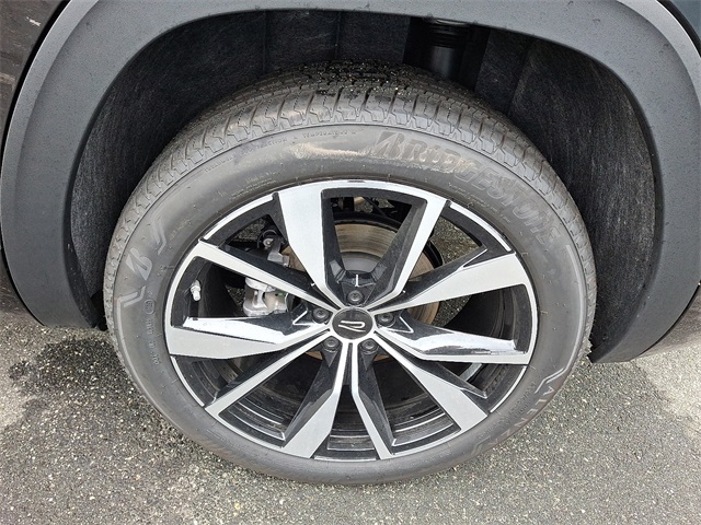 2025 Volkswagen Atlas SEL Premium R-Line photo 4