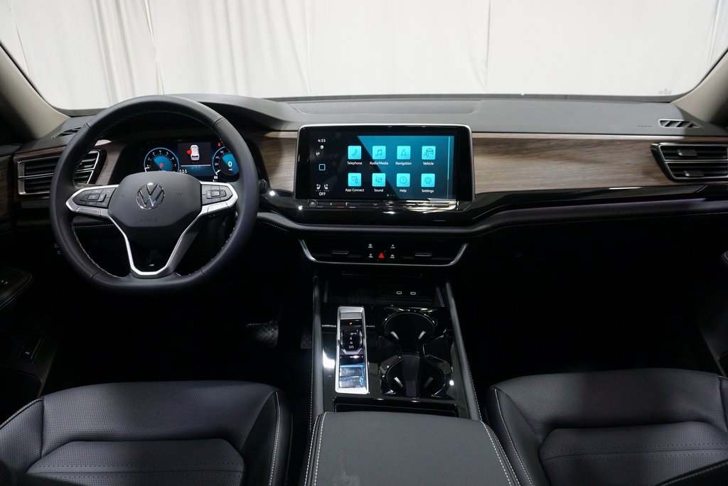 2025 Volkswagen Atlas SEL photo 17