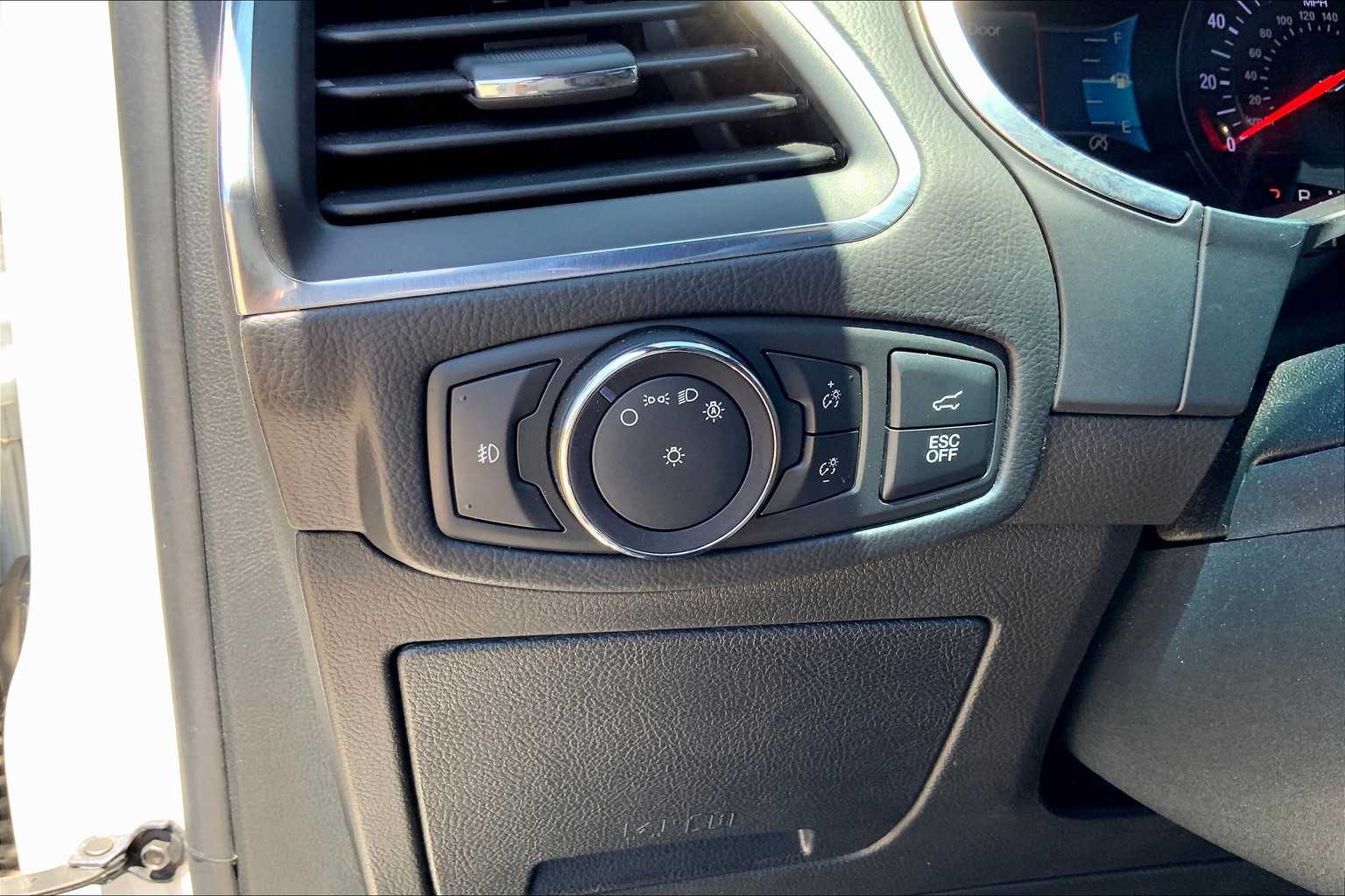 2020 Ford Edge ST photo 28