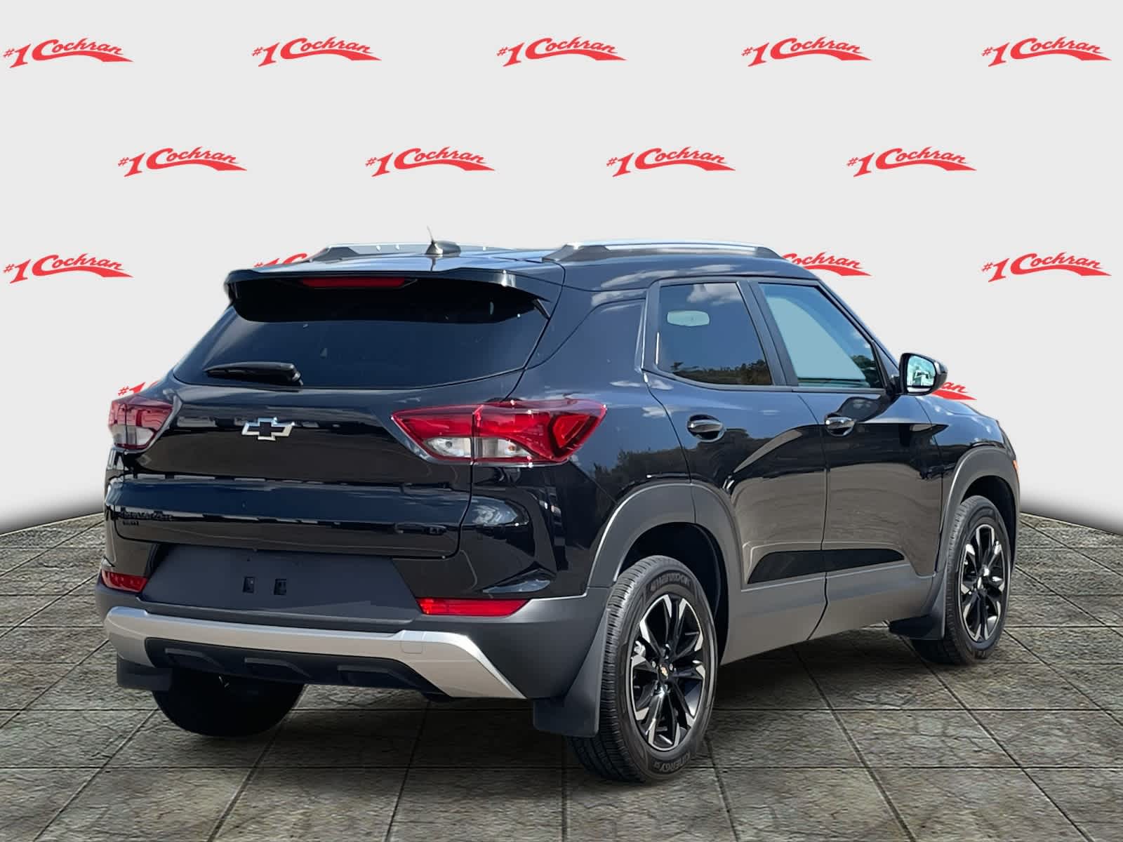2022 Chevrolet Trailblazer LT photo 2