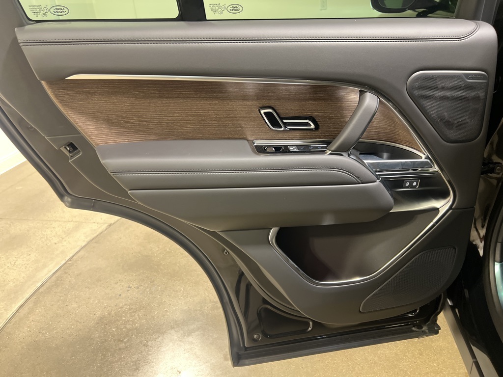 2025 Land Rover Range Rover SE photo 20