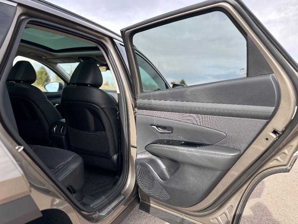 2025 Hyundai Tucson Hybrid Limited photo 22