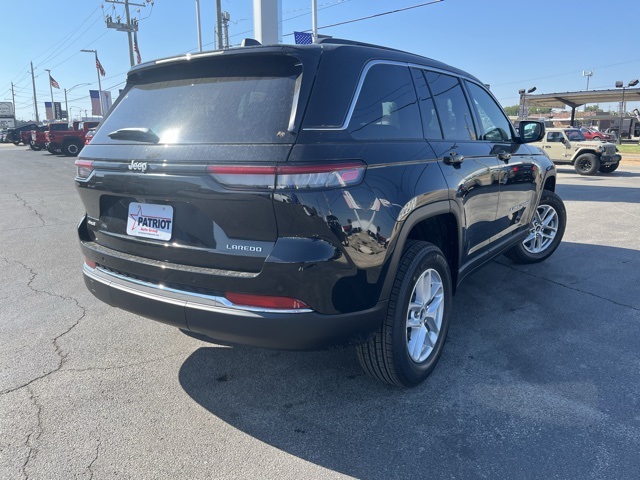 2025 Jeep Grand Cherokee Laredo X photo 4