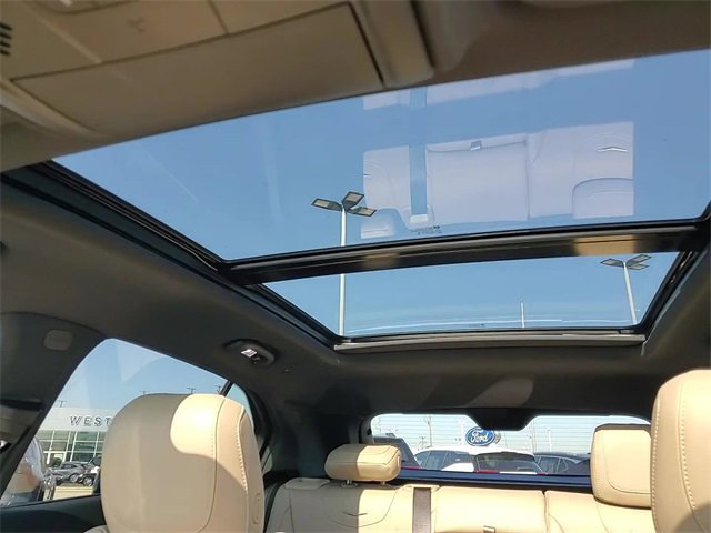 2024 Cadillac XT4 Premium Luxury photo 17