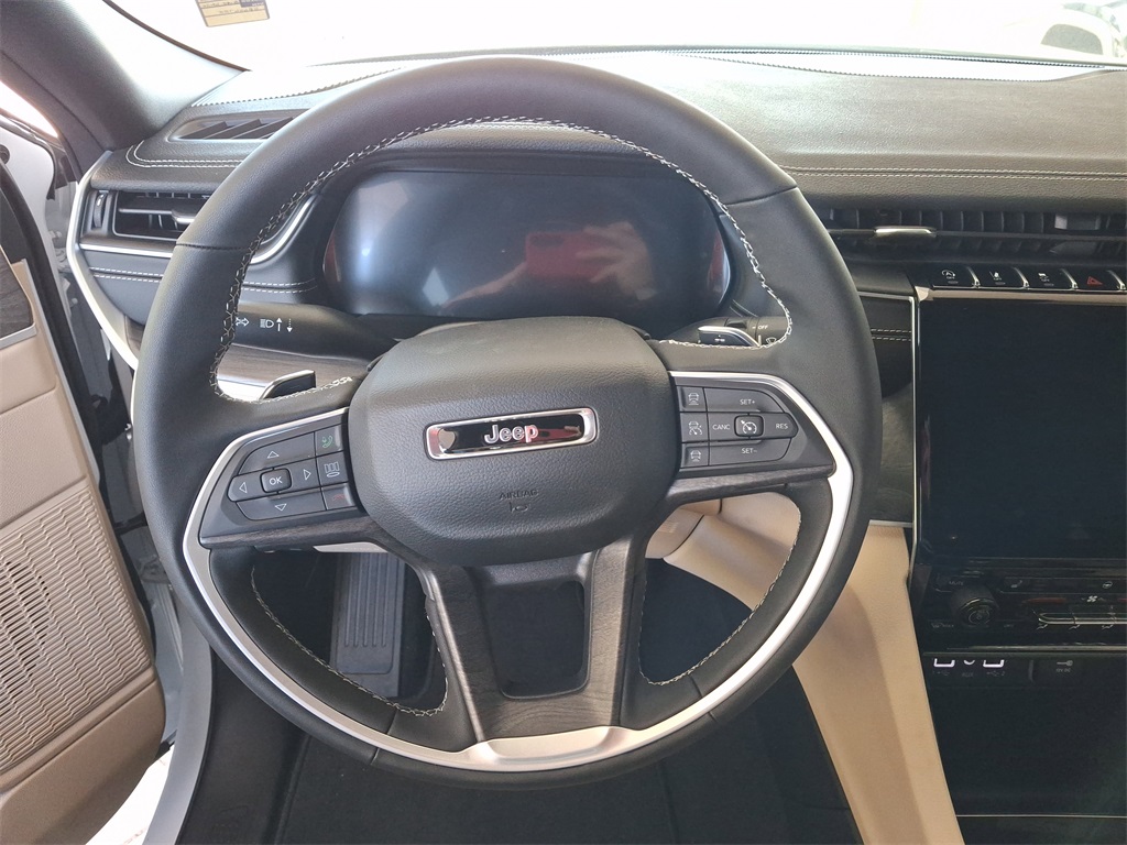 2025 Jeep Grand Cherokee Limited photo 25