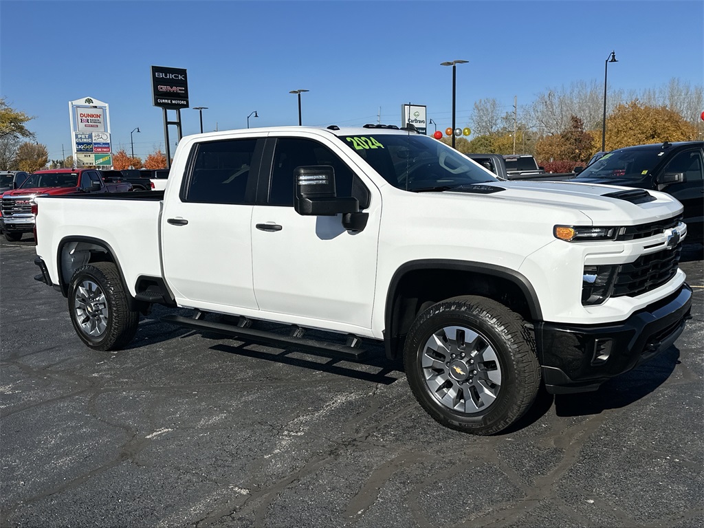 2024 CHEVROLET SILVERADO HD - Image 2