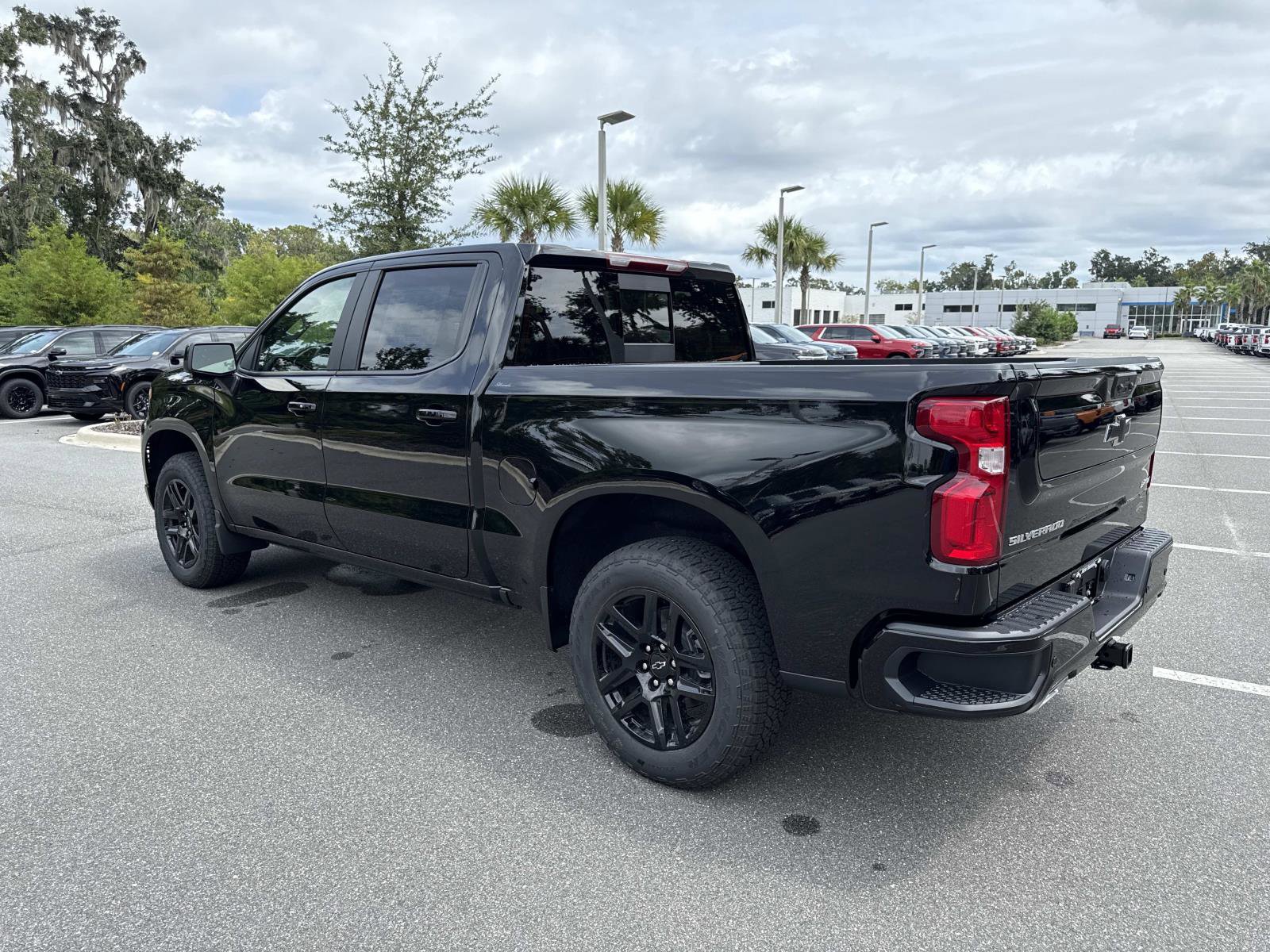 2026 Chevrolet Silverado 1500 RST photo 4