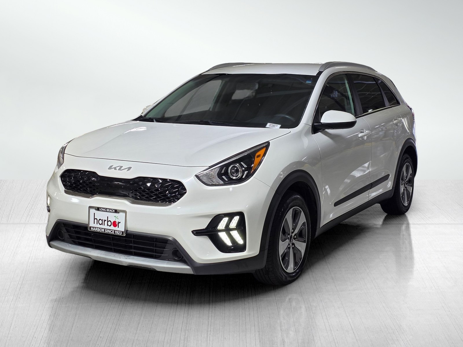2022 Kia Niro LX photo 2