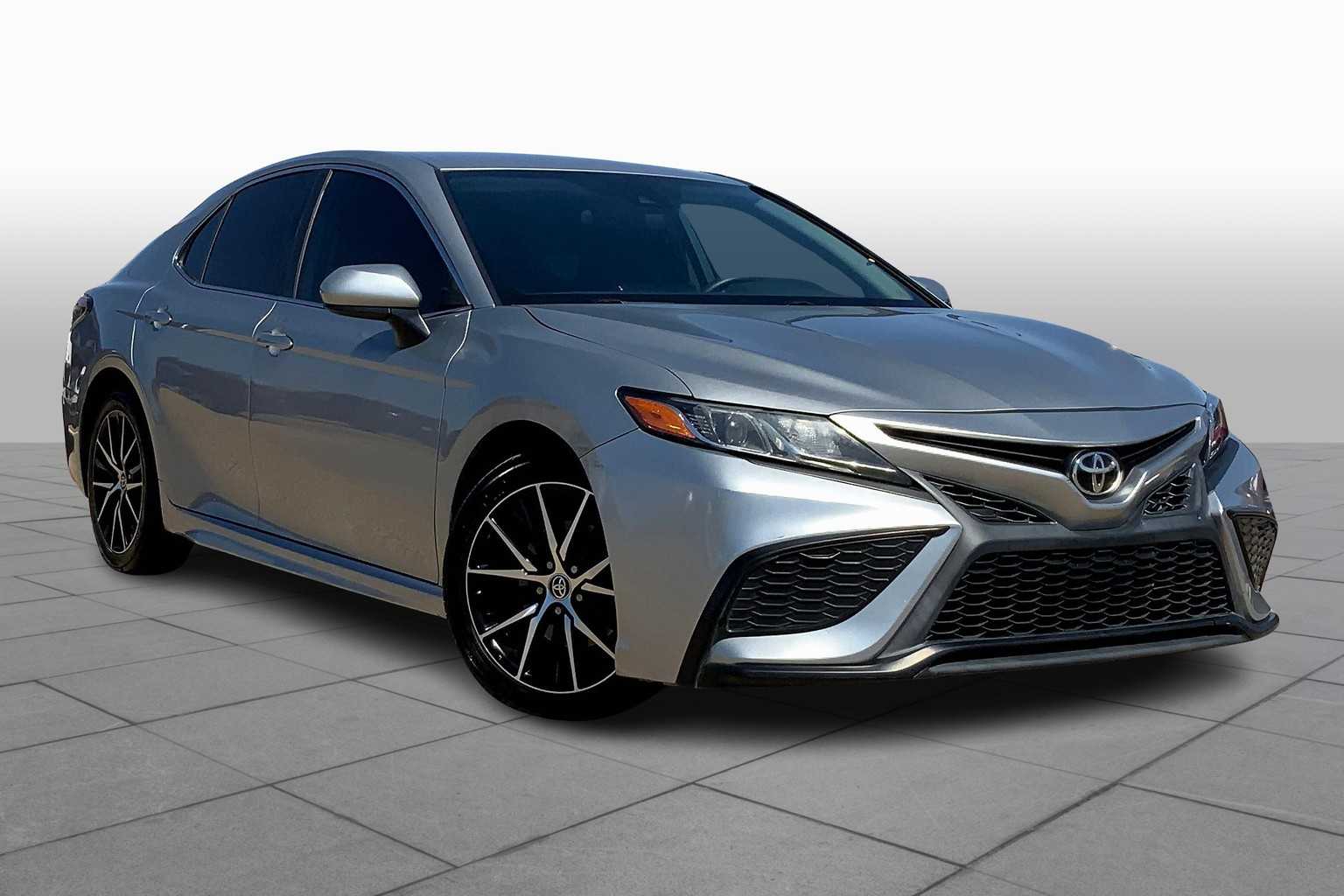 2021 Toyota Camry SE photo 2