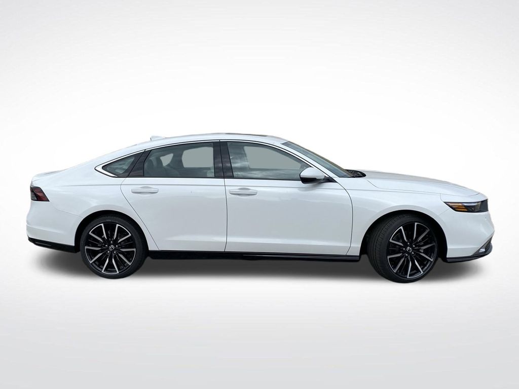 2025 Honda Accord Hybrid Touring photo 2