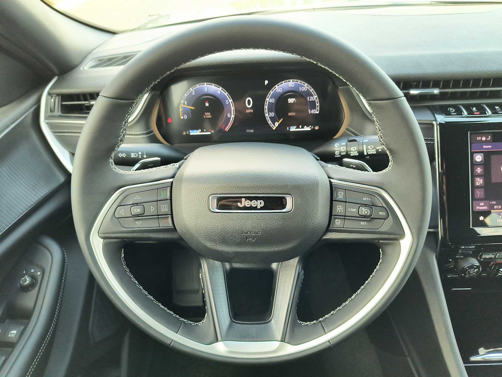 2025 Jeep Grand Cherokee Laredo X photo 8