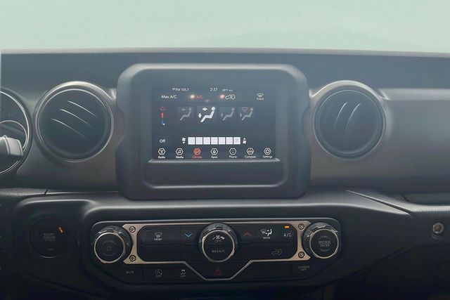 2023 Jeep Wrangler Willys photo 10