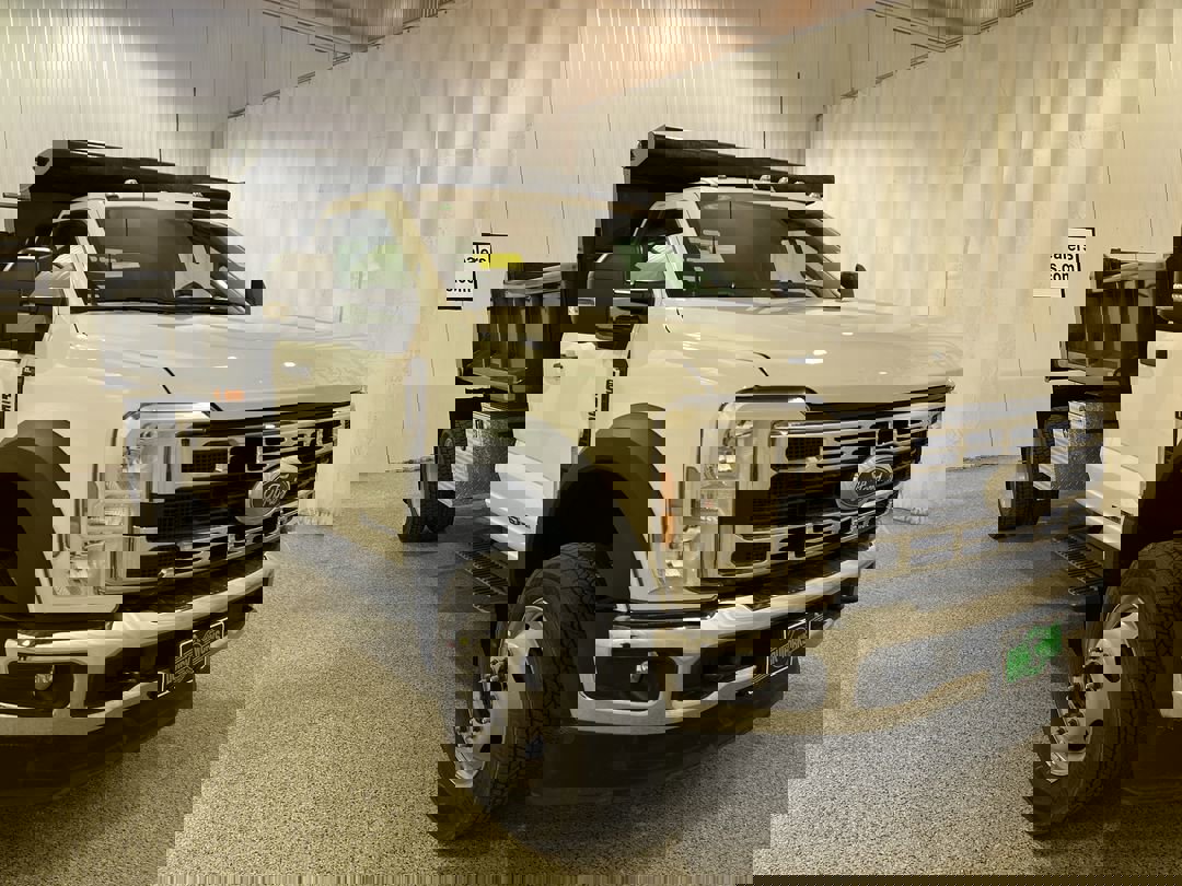 2025 Ford F-550 Super Duty Chassis Cab XL's photo