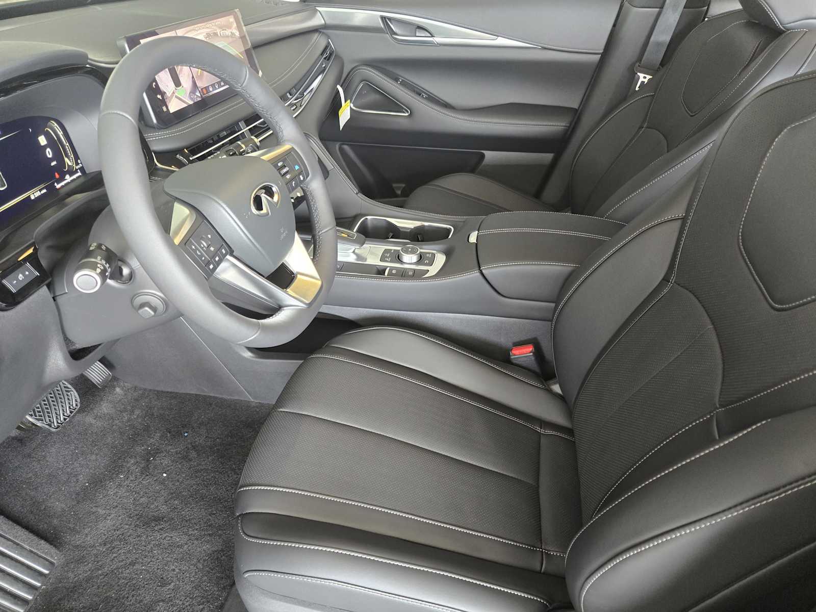 2026 Infiniti QX60 Luxe photo 7