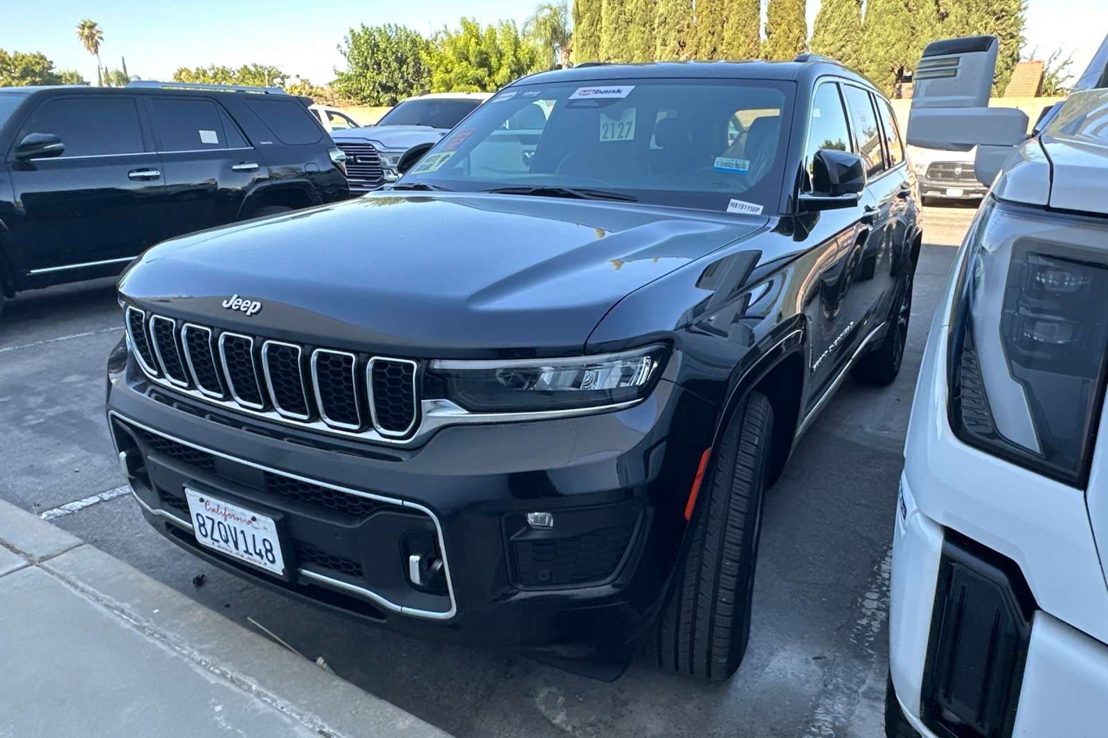 2021 Jeep Grand Cherokee Overland photo 2