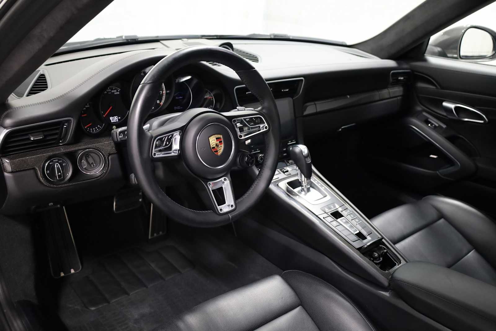 2019 Porsche 911 Turbo S photo 4