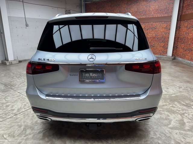 2025 Mercedes Benz GLS 450 4MATIC photo 4