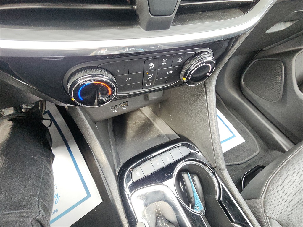 2024 Buick Encore GX Sport Touring photo 18