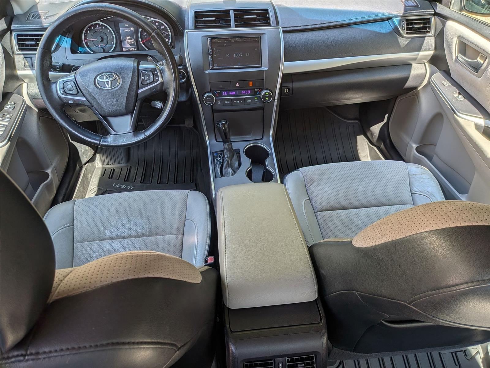 2015 Toyota Camry XSE photo 28
