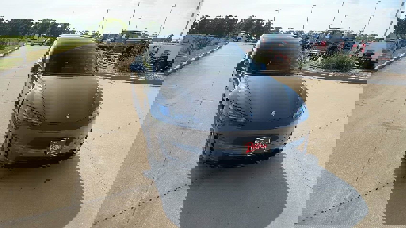 2024 Tesla Model 3 Performance photo 2