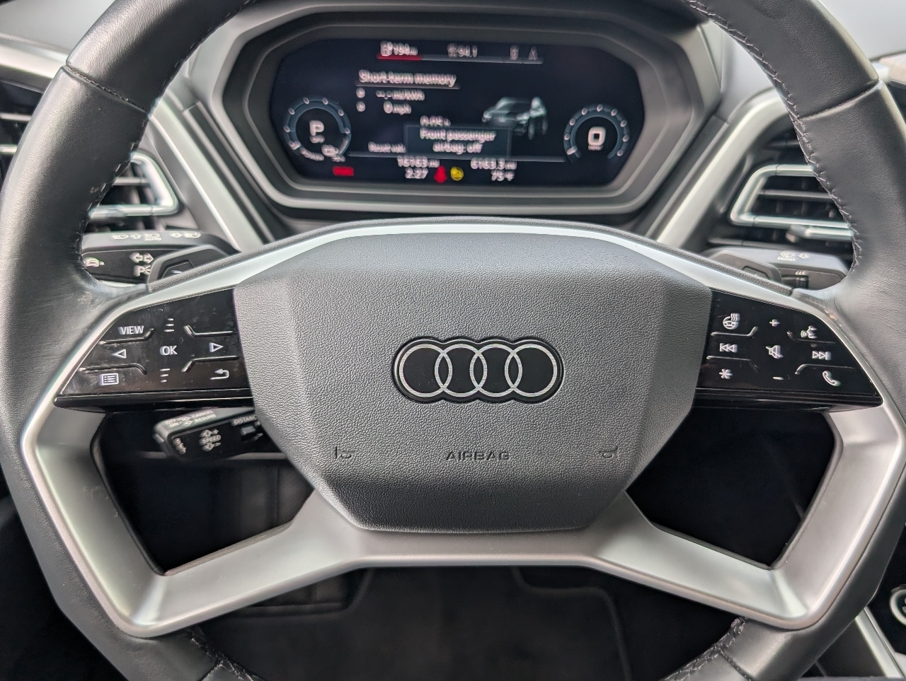 2024 Audi Q4 E-tron Prestige photo 21