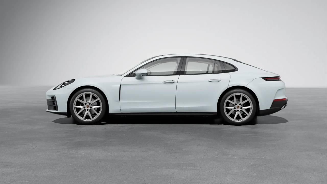 2026 Porsche Panamera 4 photo 2