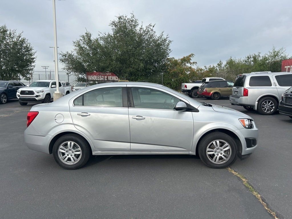 2014 Chevrolet Sonic LT photo 3