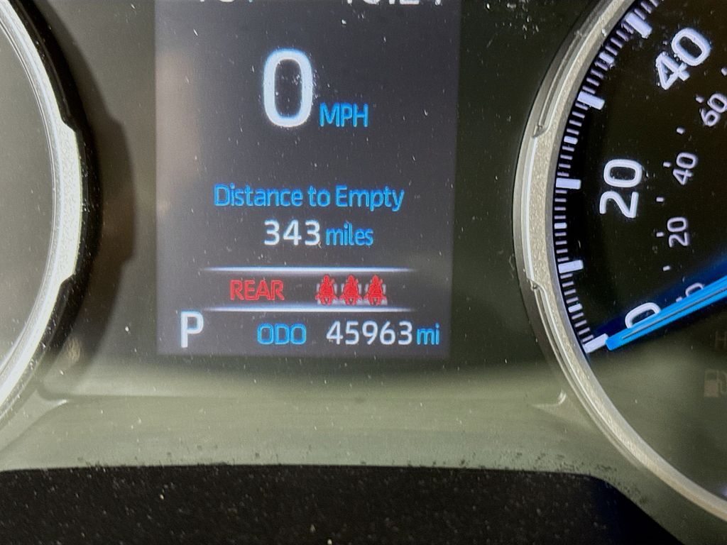 2022 Toyota RAV4 Hybrid XLE photo 11