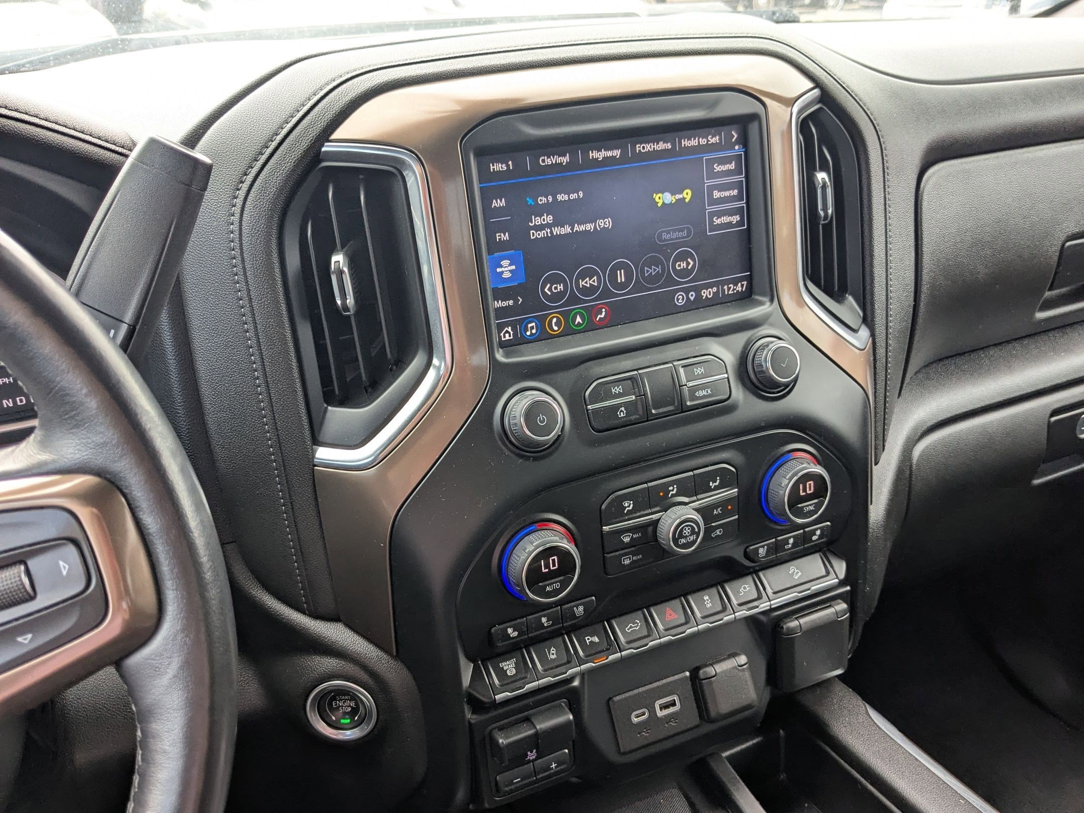 2022 Chevrolet Silverado 3500HD High Country photo 14