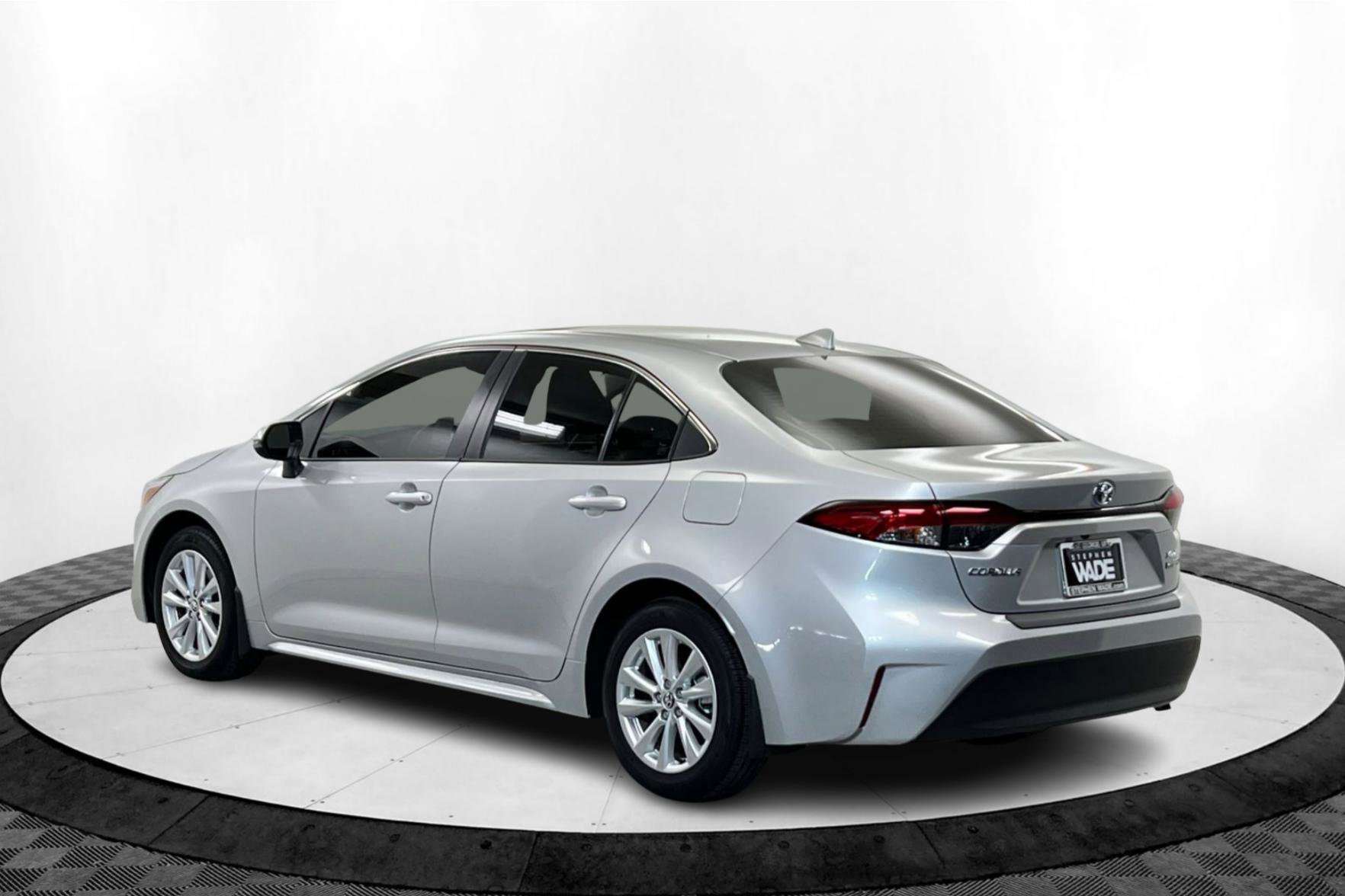 2024 Toyota Corolla Hybrid LE photo 3