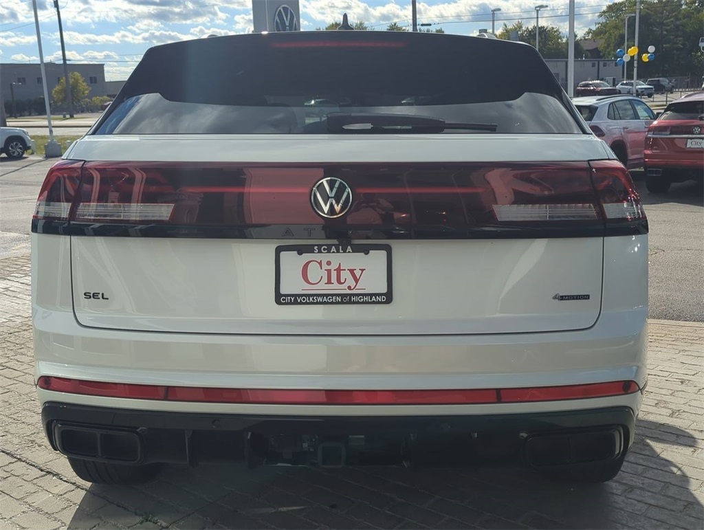 2025 Volkswagen Atlas Cross Sport SEL R-Line photo 3