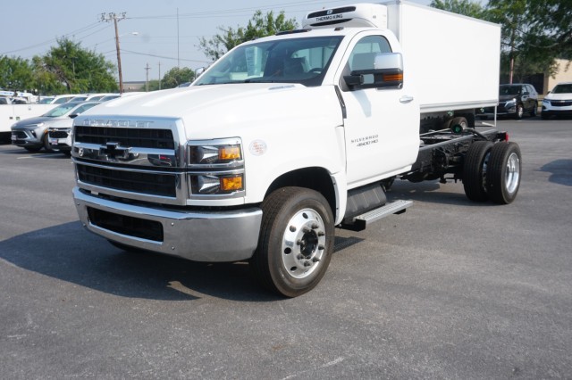 2024 Chevrolet Silverado 4500 Medium Duty Chassis Cab Work Truck's photo