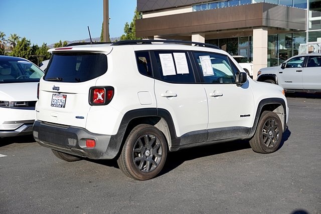 Used 2022 White Jeep Latitude image 8