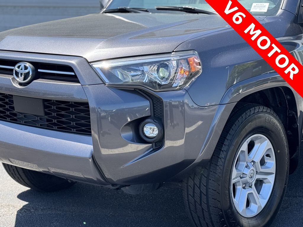 2023 Toyota 4Runner SR5 photo 4