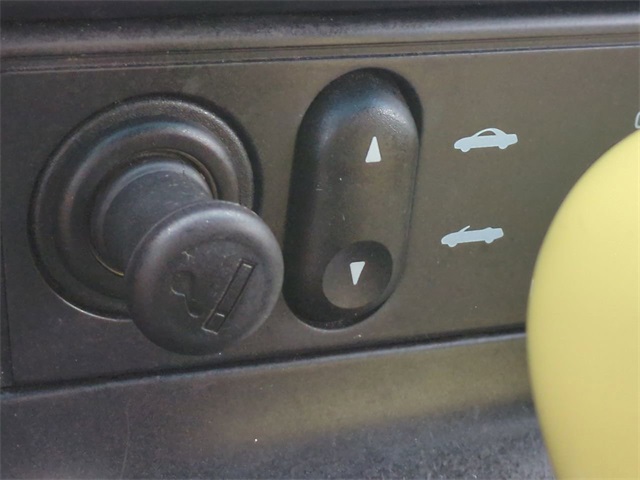 2002 Ford Thunderbird Base photo 18