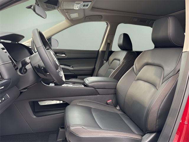 2025 Nissan Pathfinder SL photo 13